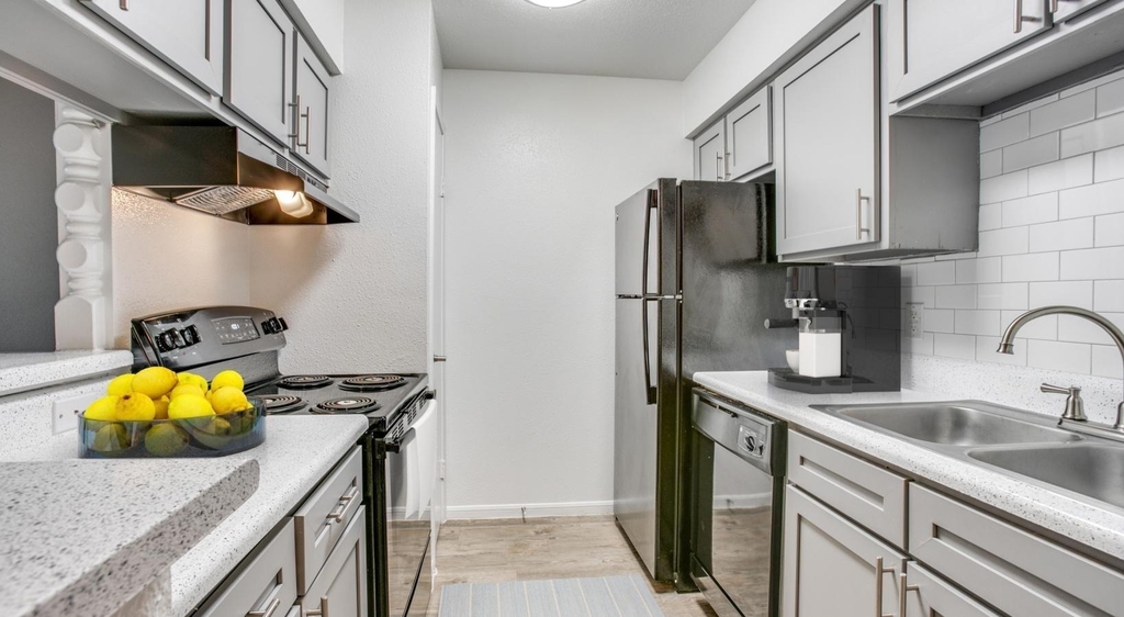 11810 Hammond Drive - Photo 3