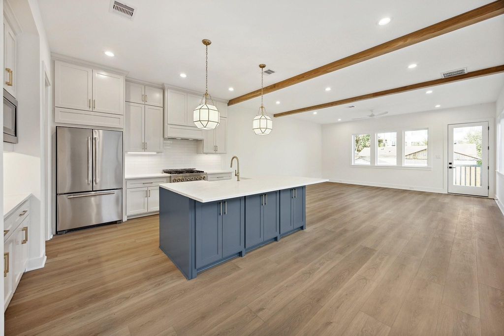 1203 E 27th Street - Photo 2