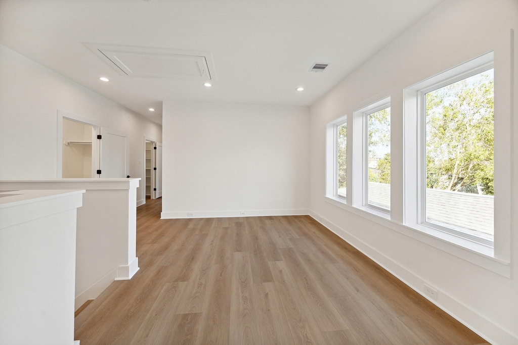 1203 E 27th Street - Photo 7