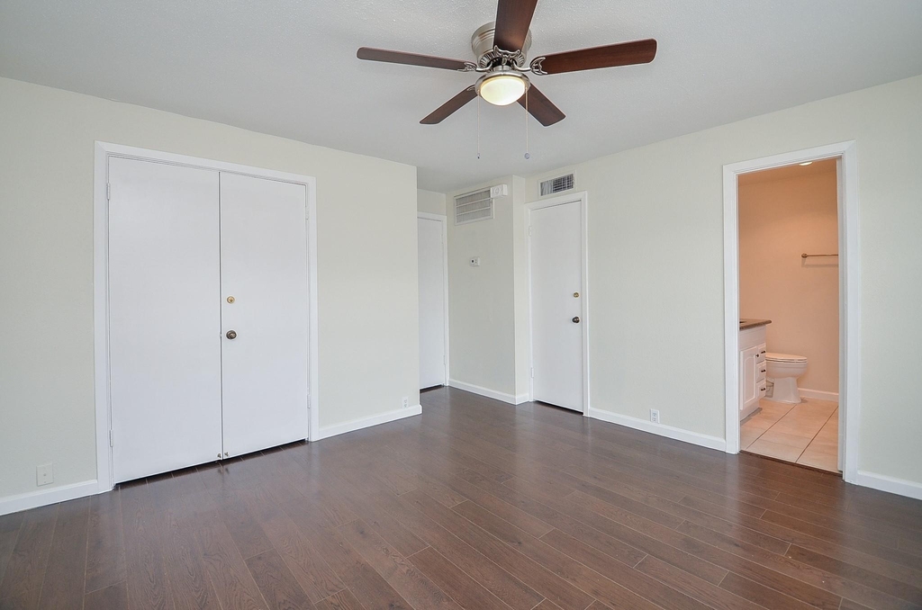 2121 Fountain View Drive - Photo 7