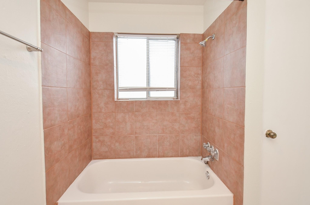 2121 Fountain View Drive - Photo 9