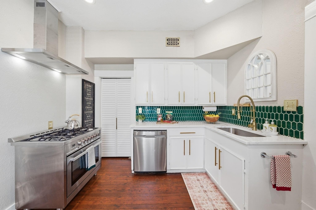 1001 Avenue K - Photo 8