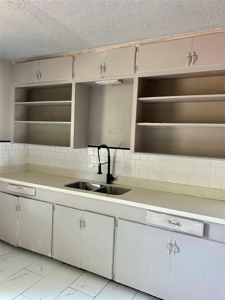 605 E Hunnicutt Street - Photo 6