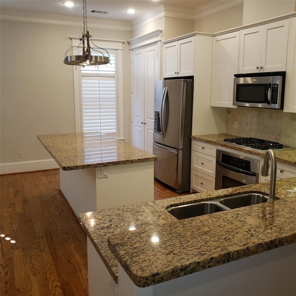 916 Lawrence Street - Photo 9