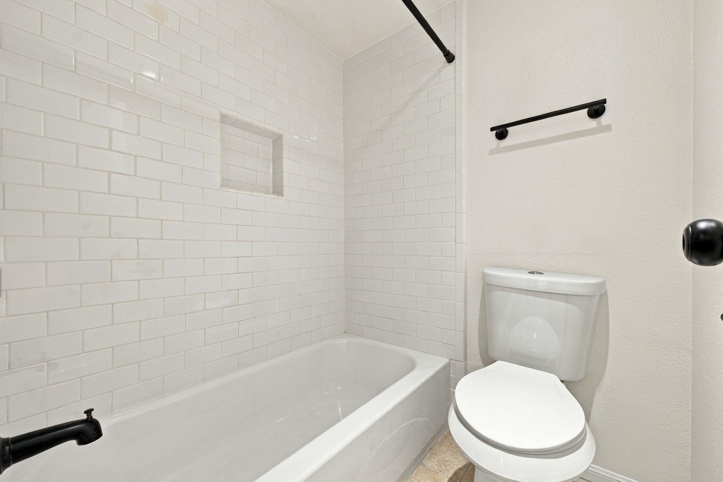 2100 Tanglewilde Street - Photo 13