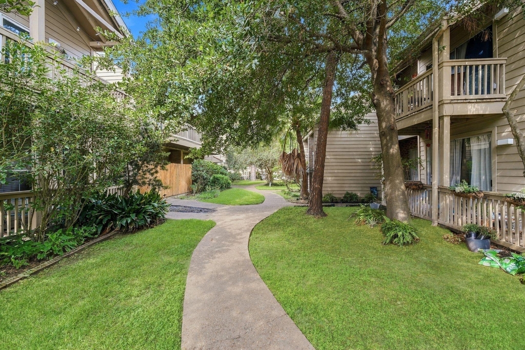 2100 Tanglewilde Street - Photo 0