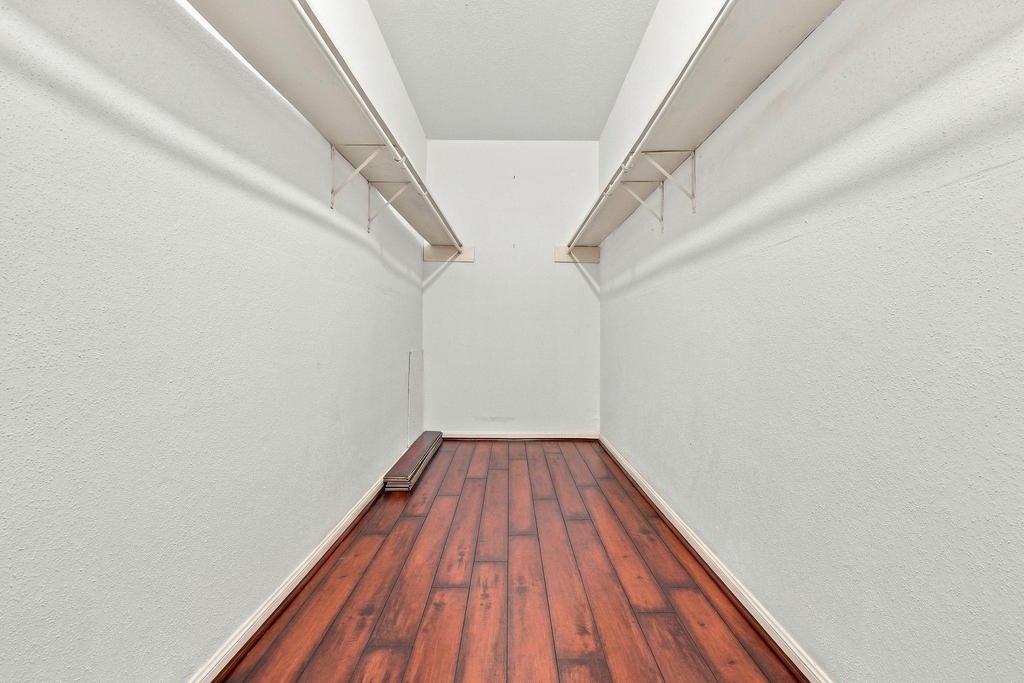 2100 Tanglewilde Street - Photo 15