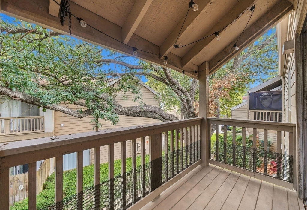 2100 Tanglewilde Street - Photo 17