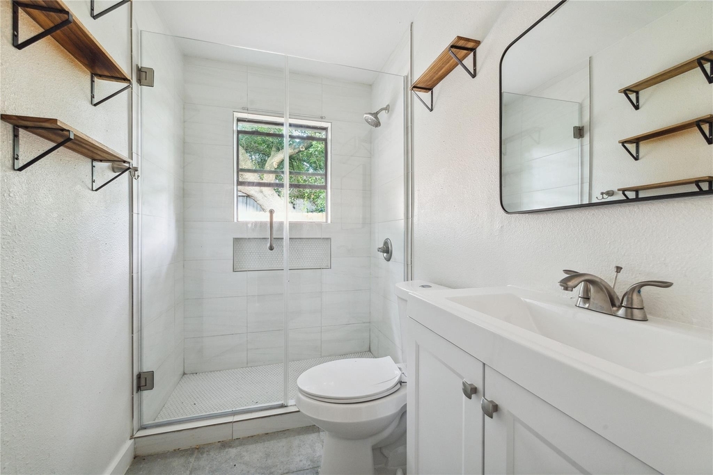 4210 Delhi Street - Photo 3