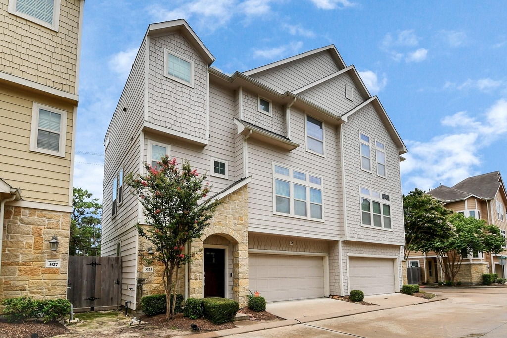 3323 Home Point Drive - Photo 0