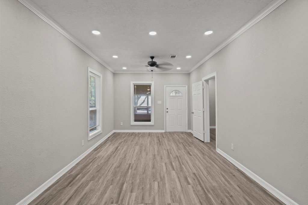311 7th Avenue N - Photo 16
