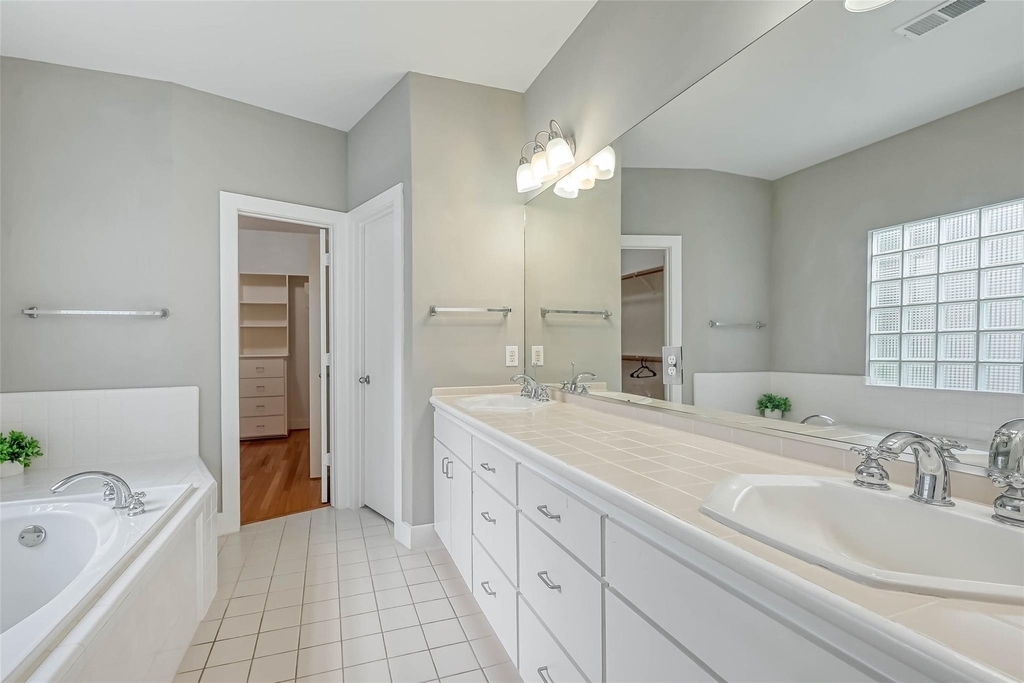 9701 Marlive Lane - Photo 18