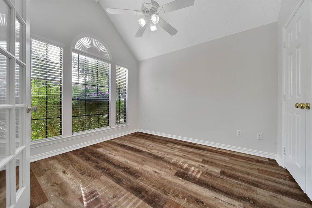 11334 Twain Drive - Photo 3