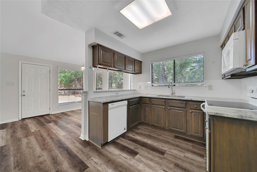 11334 Twain Drive - Photo 14