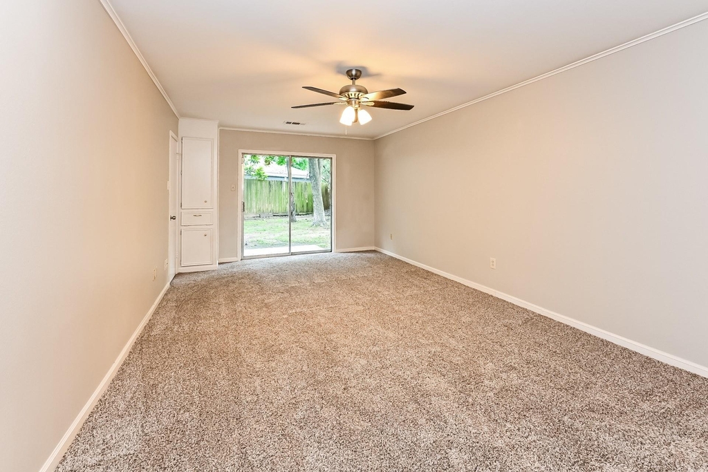 16911 Memorial Oaks Lane - Photo 11