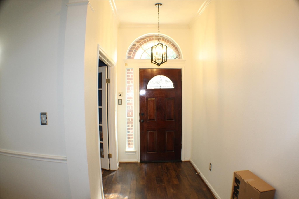 642 Avery Drive - Photo 4