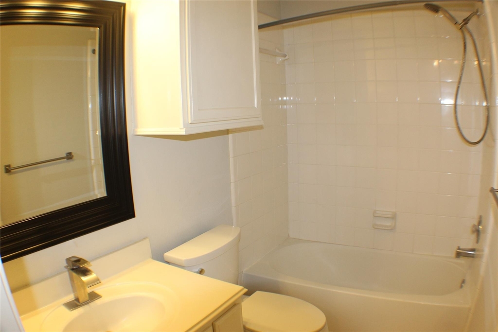 642 Avery Drive - Photo 6