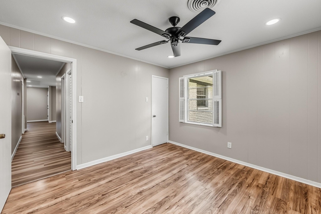 1409 20th Street - Photo 17