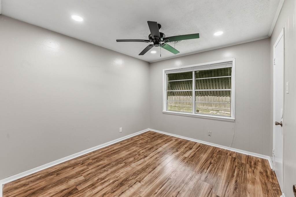 1409 20th Street - Photo 12