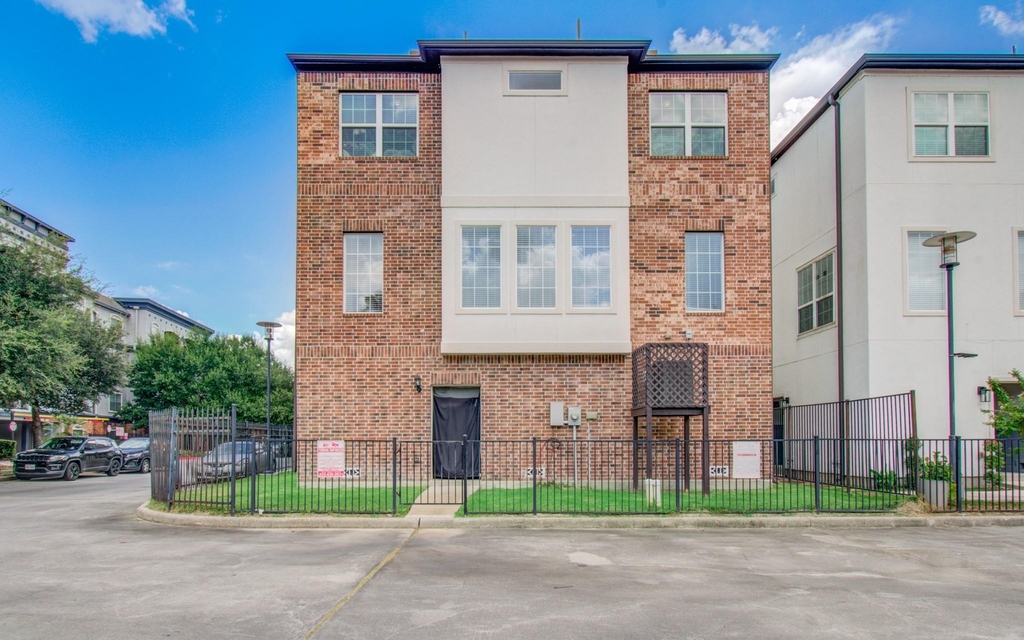 1743 Dominica Drive - Photo 4
