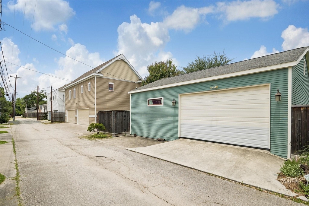412 W 22nd Street - Photo 33