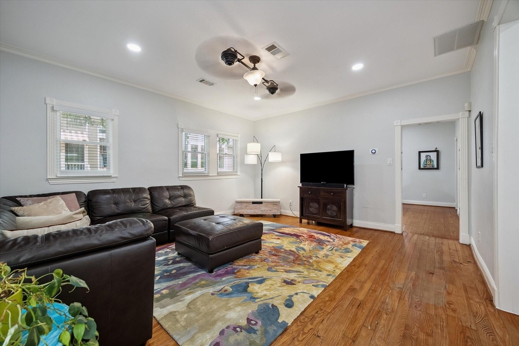 412 W 22nd Street - Photo 13