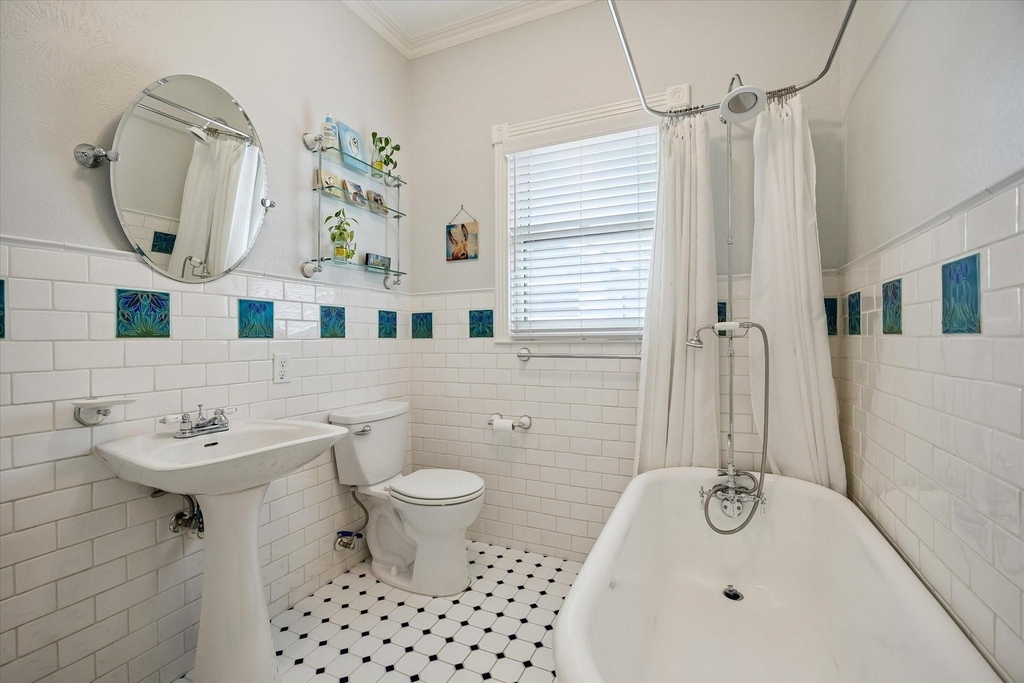 412 W 22nd Street - Photo 21