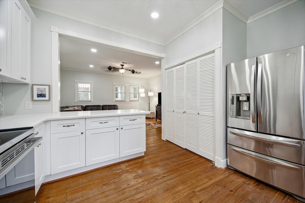 412 W 22nd Street - Photo 11