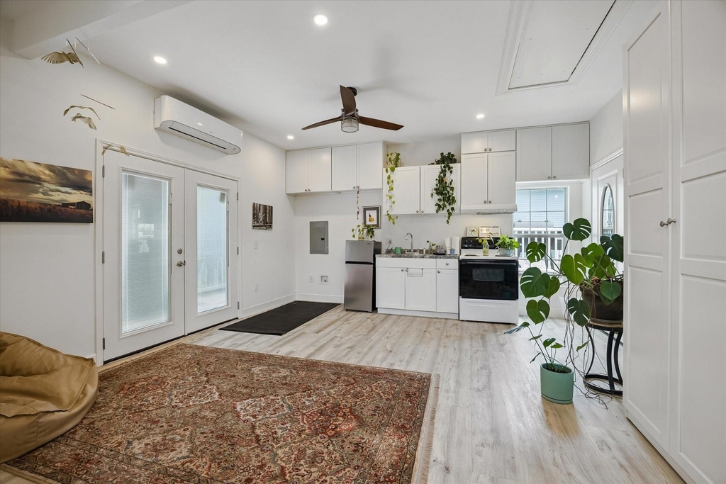 412 W 22nd Street - Photo 25