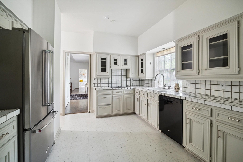 2417 Blue Bonnet Boulevard - Photo 5