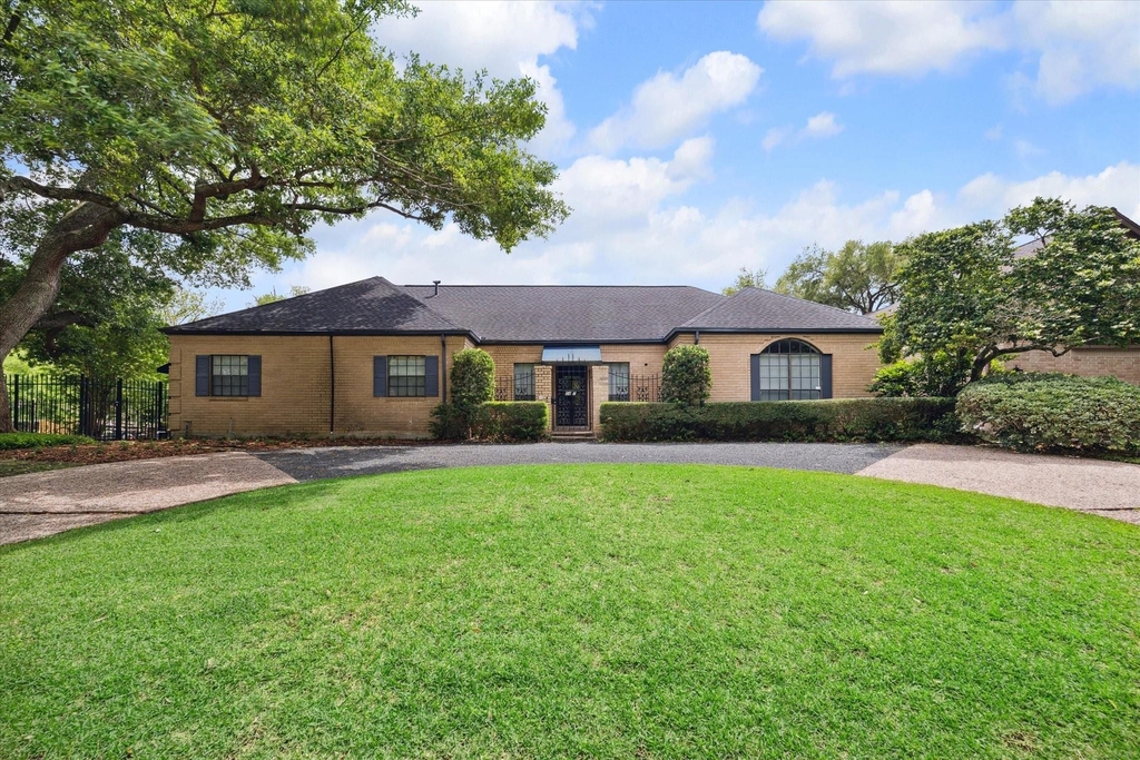 2417 Blue Bonnet Boulevard - Photo 0