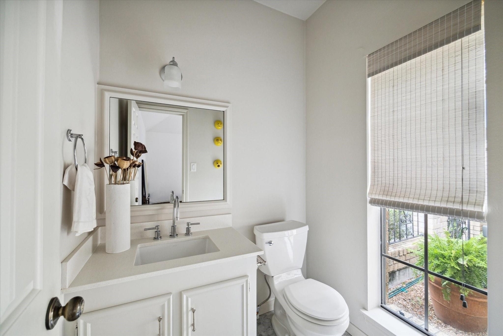 2417 Blue Bonnet Boulevard - Photo 10