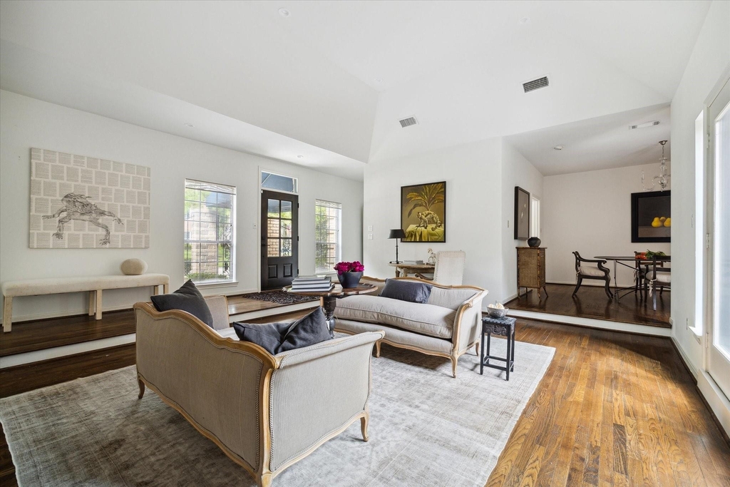 2417 Blue Bonnet Boulevard - Photo 3