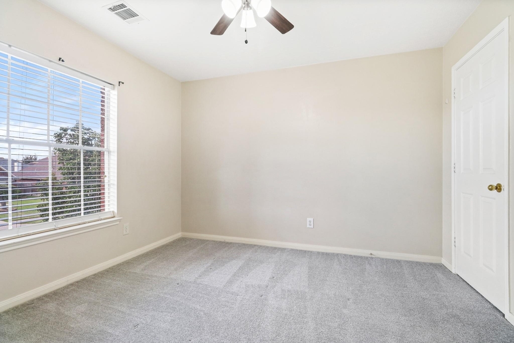 6310 Eldridge View Drive - Photo 16