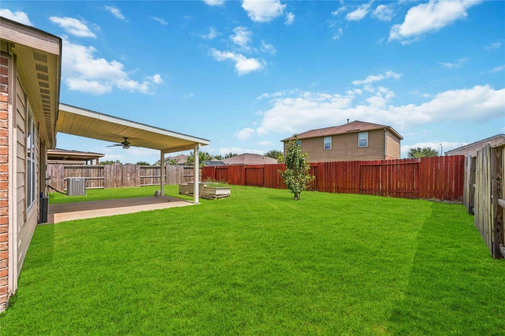 9903 Garnet Springs Drive - Photo 26