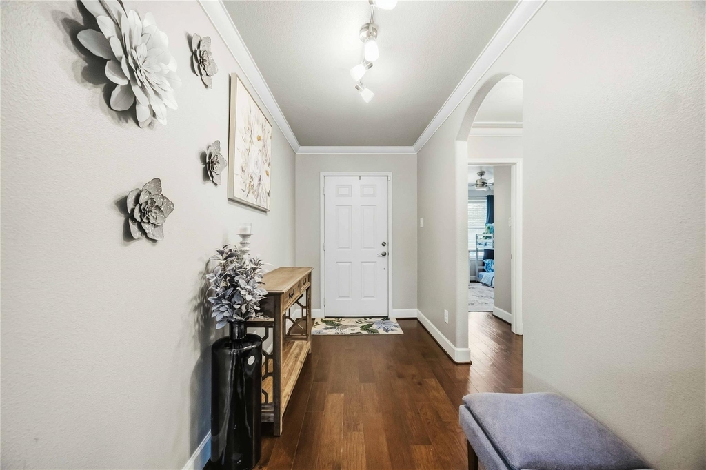 9903 Garnet Springs Drive - Photo 3