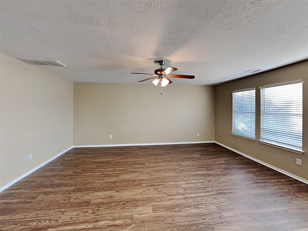 5446 Aloe Avenue - Photo 7