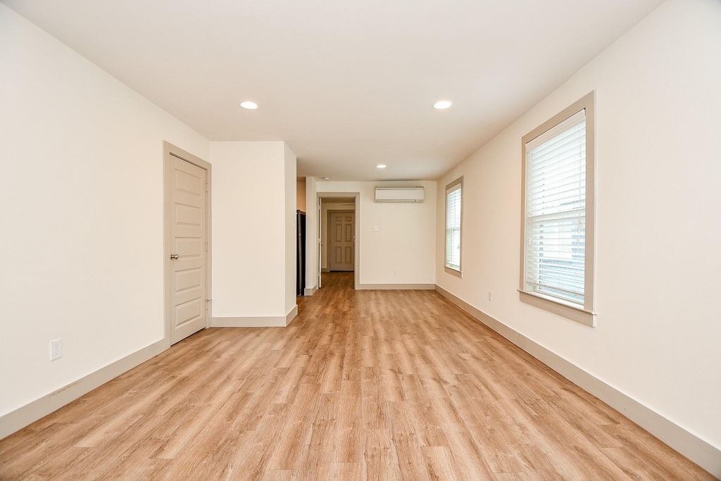 1009 Enid Street - Photo 5