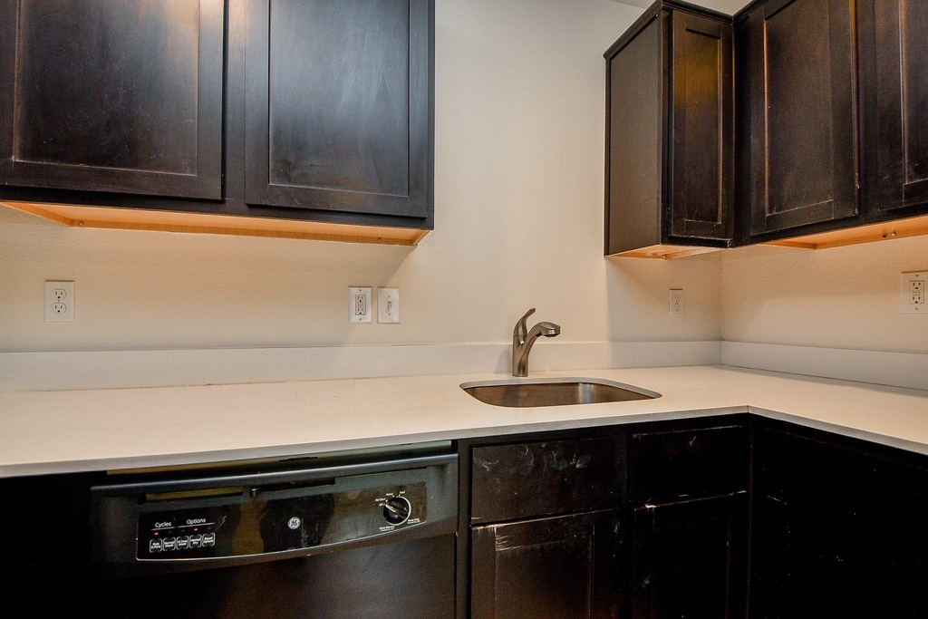 1009 Enid Street - Photo 13