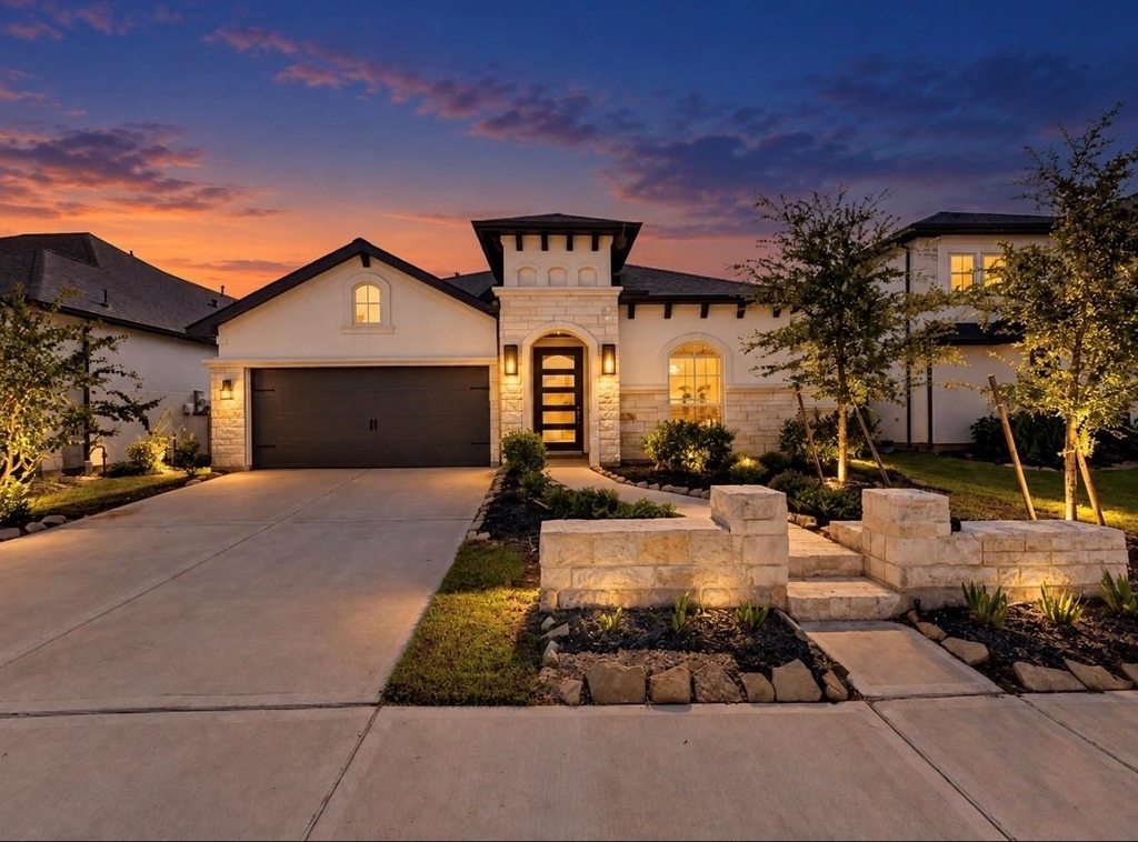 7559 Pemberley Court - Photo 0