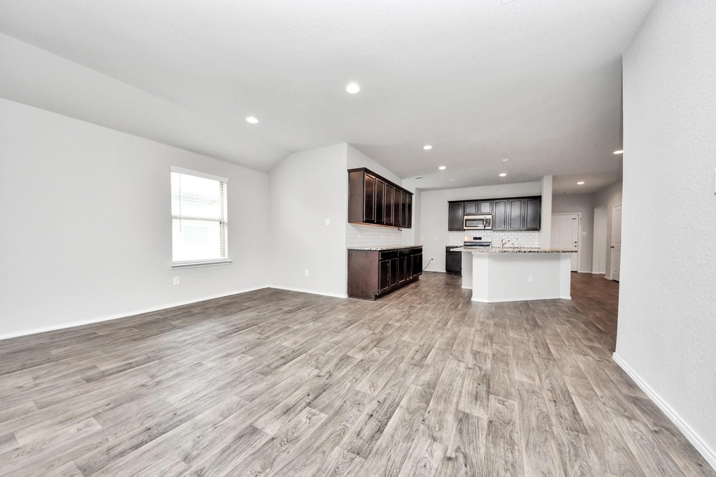 8302 Rose Petals Lane - Photo 5