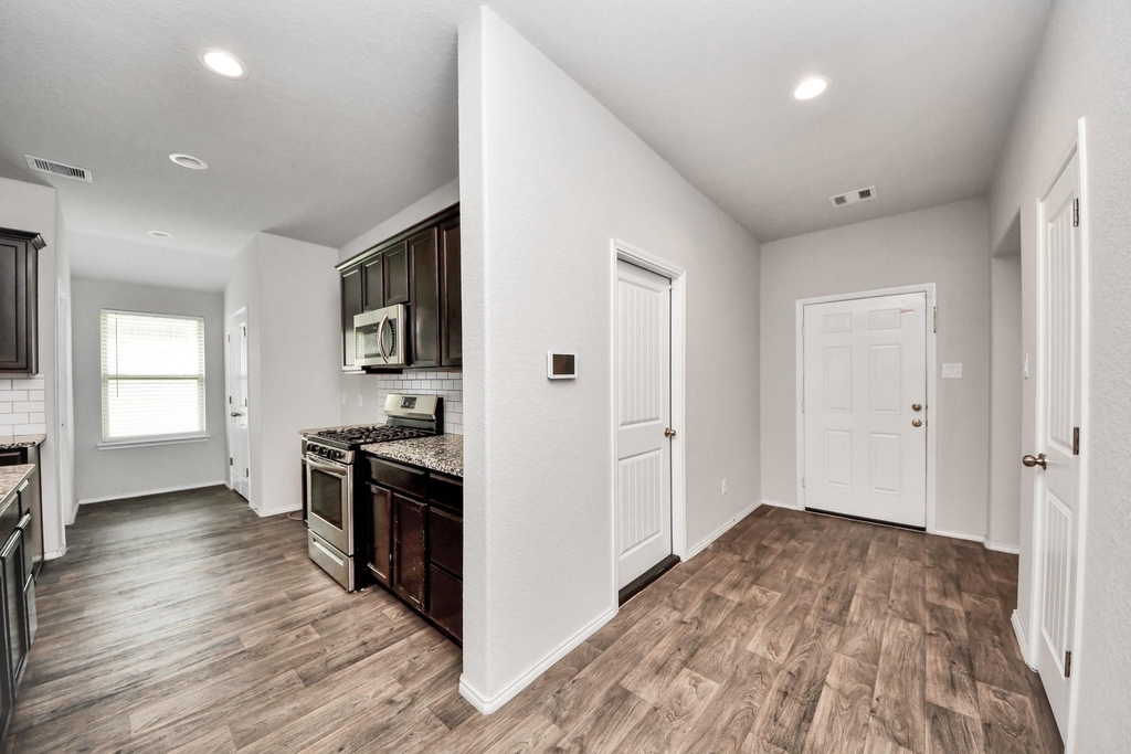 8302 Rose Petals Lane - Photo 37