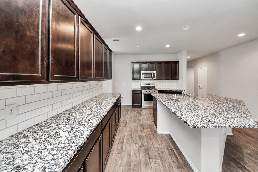 8302 Rose Petals Lane - Photo 34