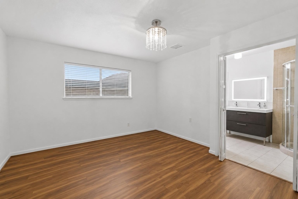 15823 Fox Springs Drive - Photo 4