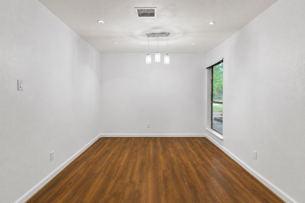 15823 Fox Springs Drive - Photo 2