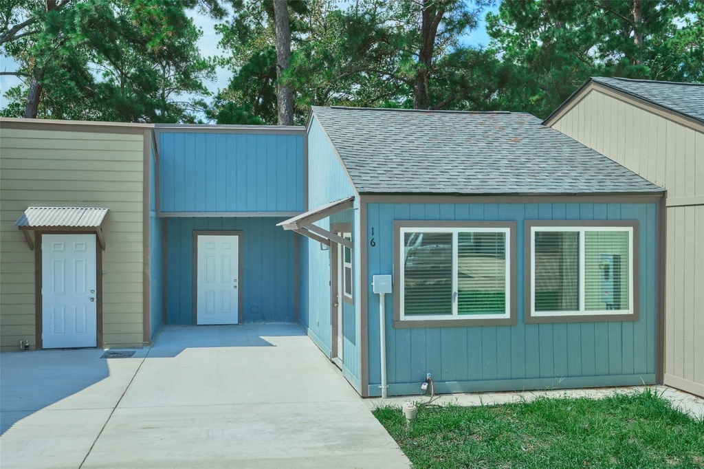 16 Harbour Row Drive - Photo 1