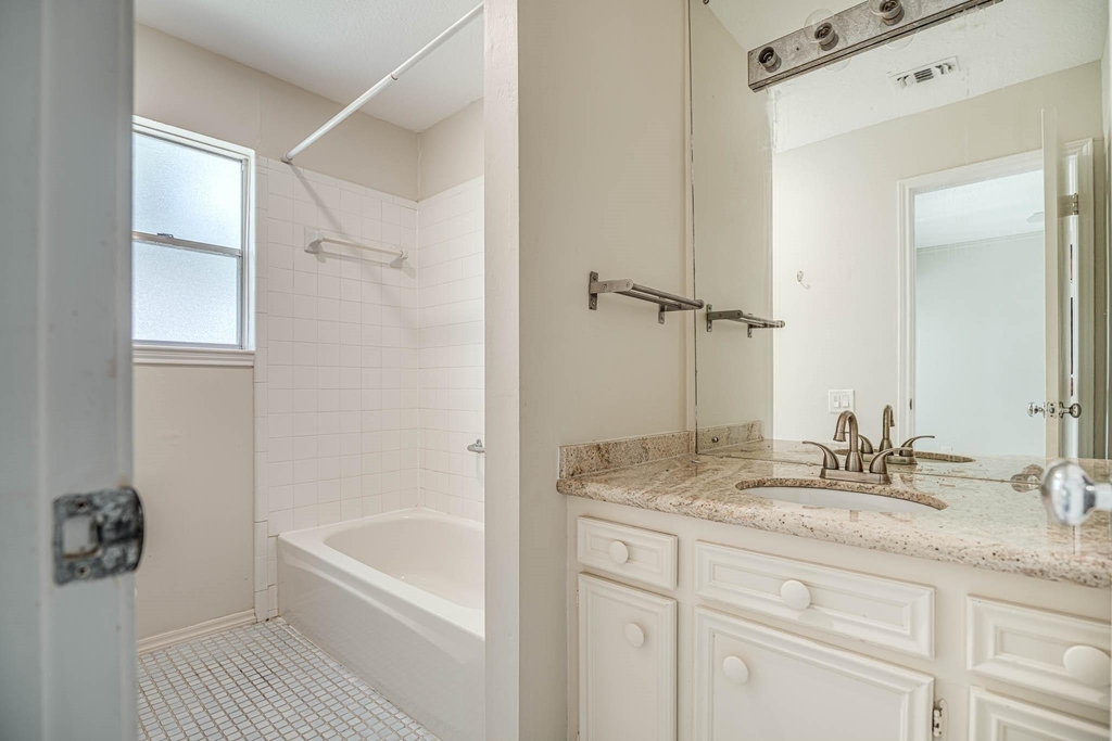800 Country Place Drive - Photo 20