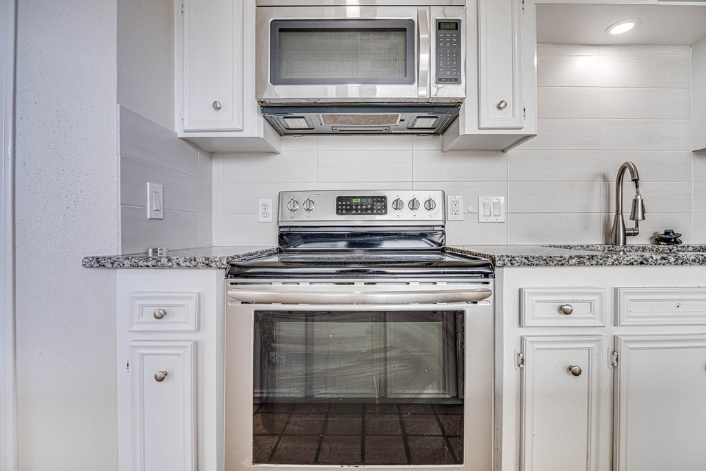800 Country Place Drive - Photo 5