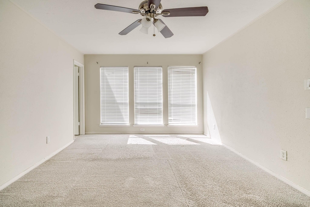 800 Country Place Drive - Photo 22