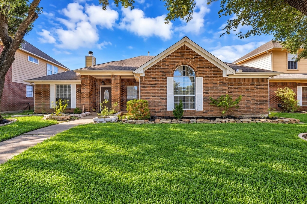 15331 Goodman Street - Photo 0